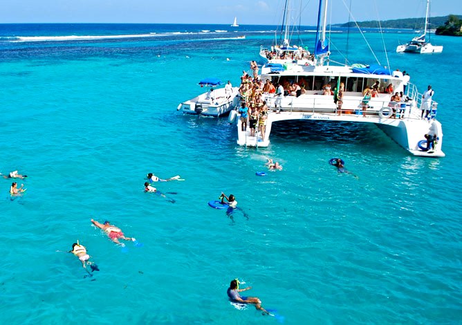 catamaran cruise to dunn's river falls from montego bay